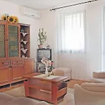 3 Bedroom Cozy In Appartement