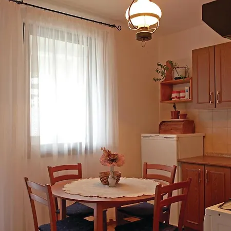 Apartment Amazing Apartment In Stinjan With House Sea View Stinjan