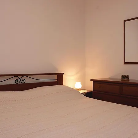Amazing Apartment In Stinjan With House Sea View Apartment