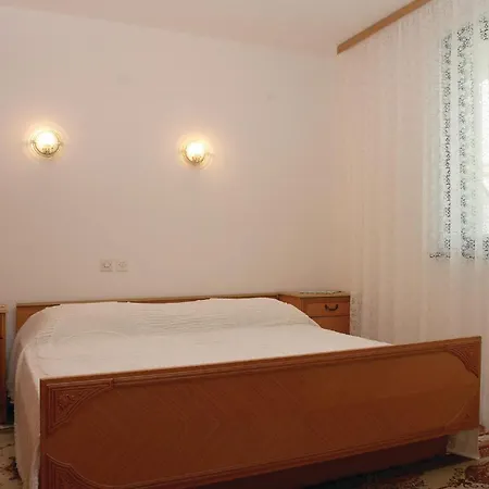 Amazing Apartment In Stinjan With House Sea View *