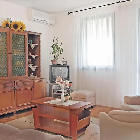 Nice Apartment In Stinjan With House Sea View Apartment