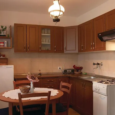 아파트 3 Bedroom Cozy In 스틴잔