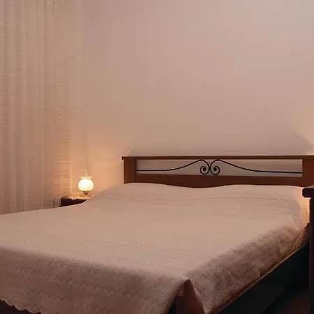 Apartment 3 Bedroom Cozy In *